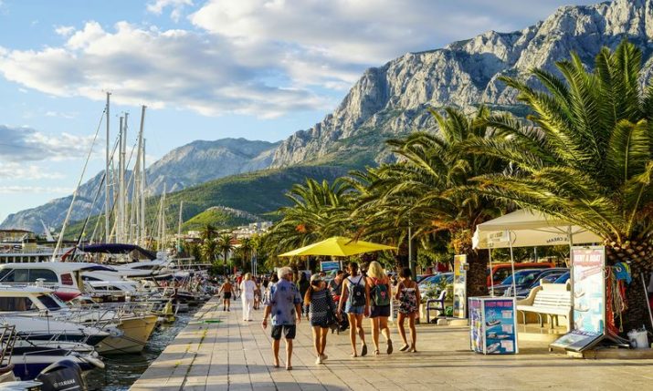 Makarska first Croatian city to restrict late-night alcohol sales