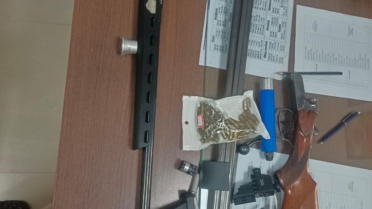 Man arrested in Guntur for fake arms license and illegal possession of firearms