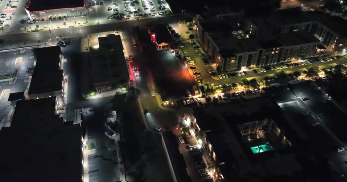 Man dead, 2 women seriously hurt at Phoenix apartment complex