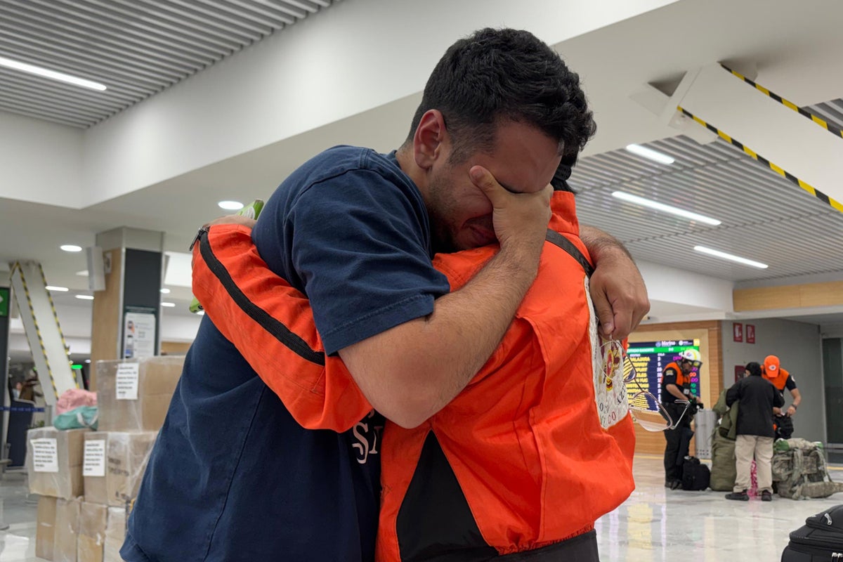 Mexico's legendary rescue brigade heads to Venezuela as earthquakes death toll tops 1,900