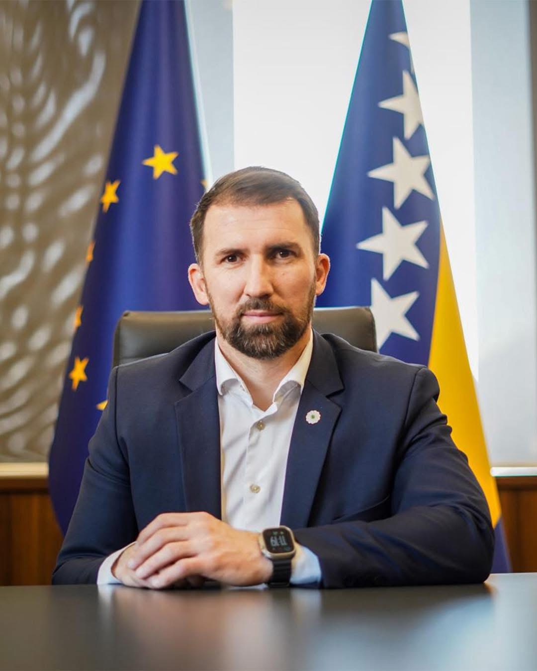 Minister Delic Files Complaint Against RS Police Officers Over Alleged Attack on Women and Tearing of RBiH Flag