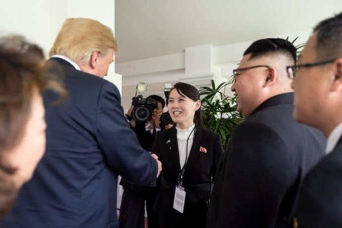Kim Yo Jong shakes hands with a foreign dignitary at the 2018 Singapore Summit