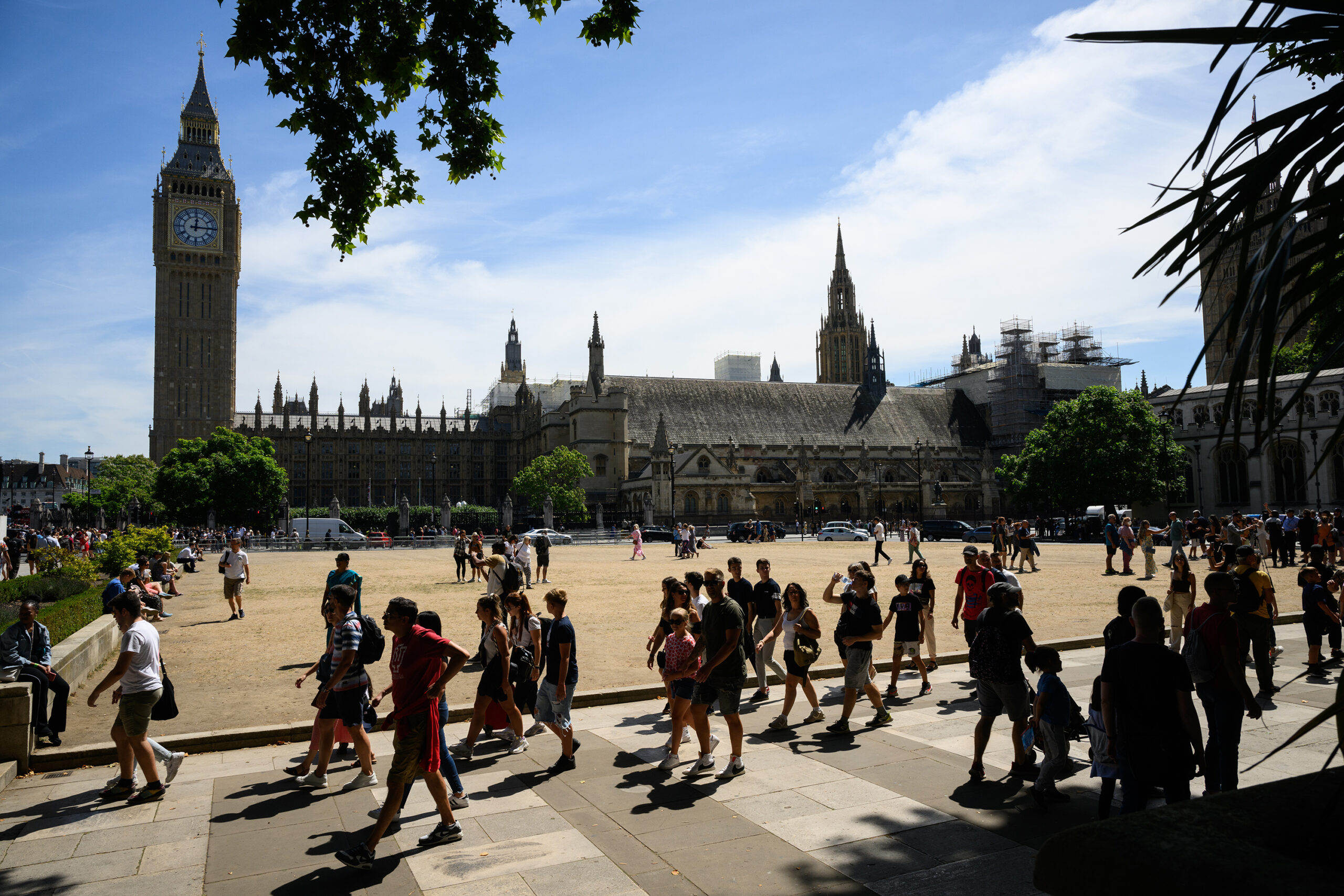 Nearly 2,900 dead as early heatwaves strike the UK