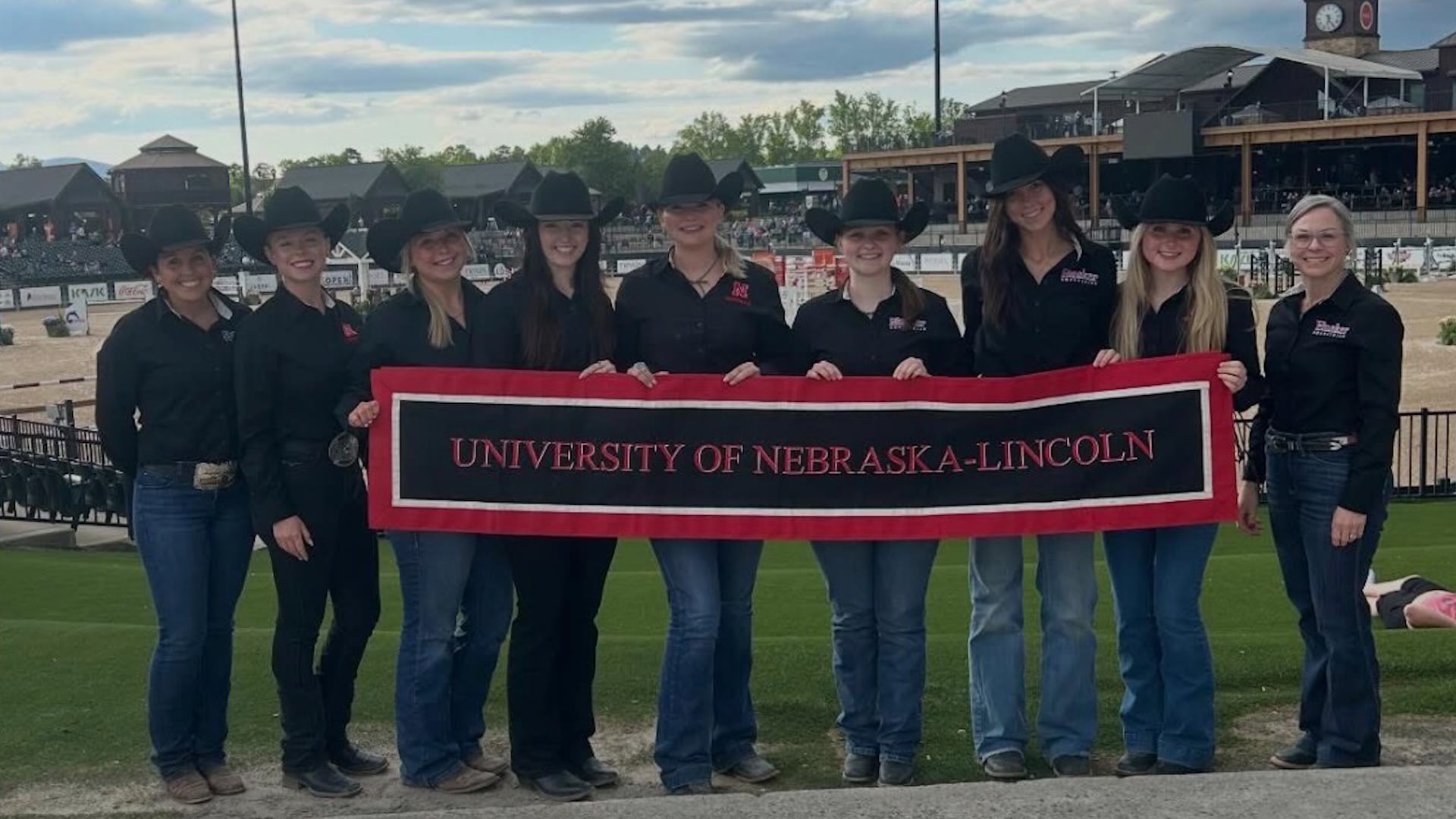 Nebraska Equestrian team seeks horses for their donation and lease program