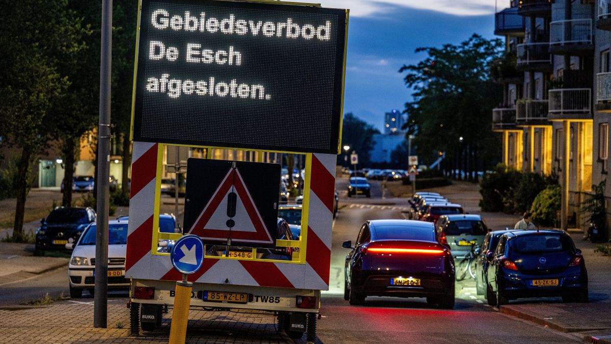 Night-time ban on entering Rotterdam neighbourhood begins
