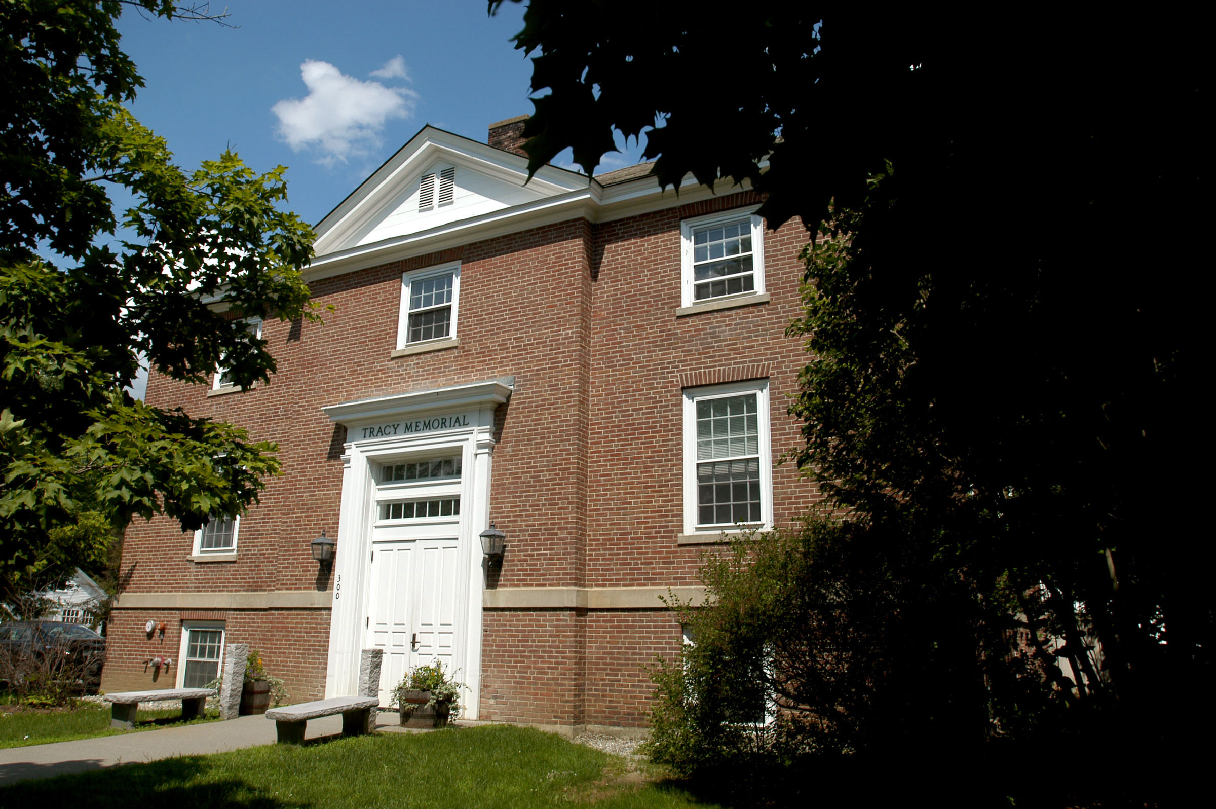 Norwich Selectboard votes to waive fees in records suit