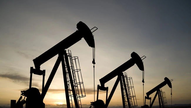 Oil prices near five-week high as US-Iran conflict fuels supply concerns