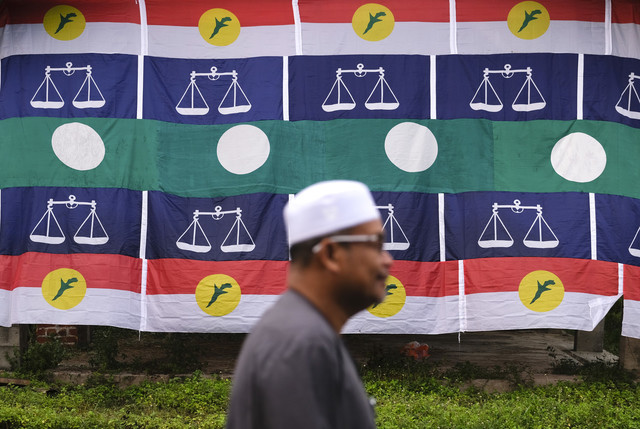 PAS-BN talks: A political reunion haunted by old wounds and a question of trust