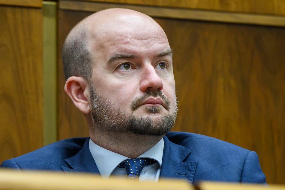 PS Calls on ZSR Head to Dismiss Grof for His Ties to Russian Radicals