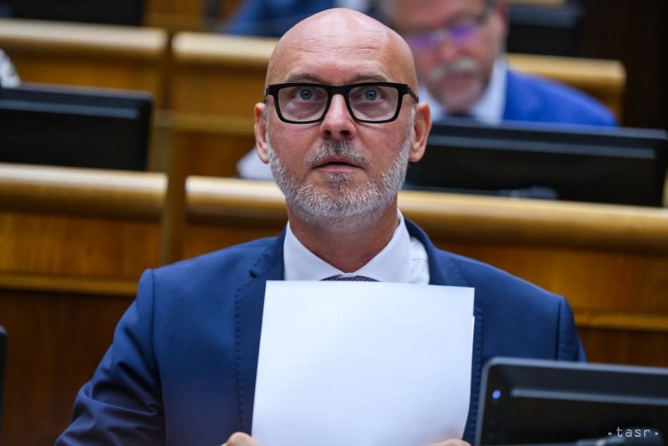 PS and SaS Lambast Gov't Over Stance on Russian Missile in Poland