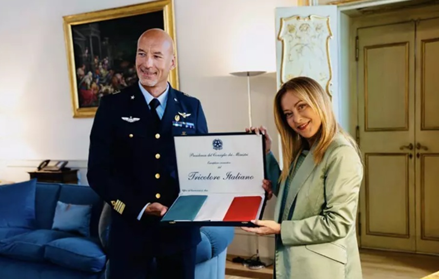 Luca parmitano receives tricolor ahead of Artemis III mission