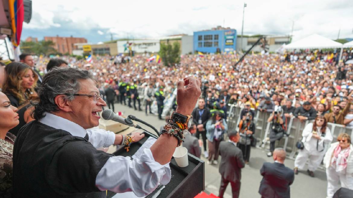 Petro calls for "peaceful resistance" against Colombia's incoming "viceroyalty"