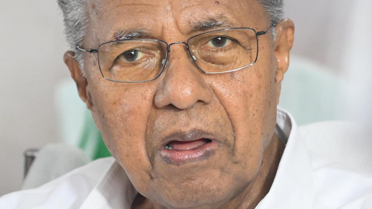Pinarayi Vijayan expresses solidarity with protesters at Jantar Mantar