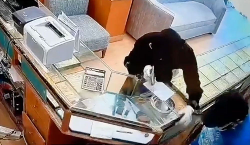 Police Solve Armed Jewellery Store Robbery, Recover Stolen Items Worth KD39,000