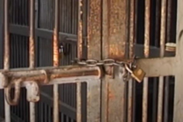 Police arrest man accused of harbouring escapees after Nuku'alofa jailbreak