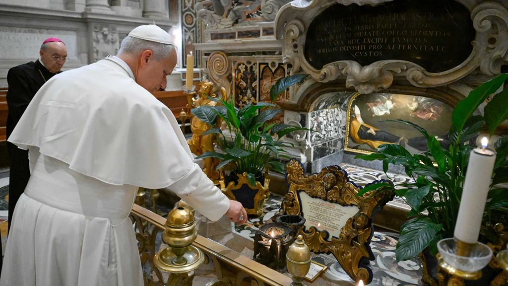 The Pope makes a private visit to Montecassino abbey