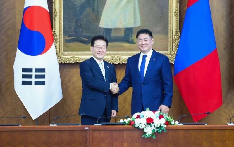 Presidents of Mongolia and South Korea hold talks