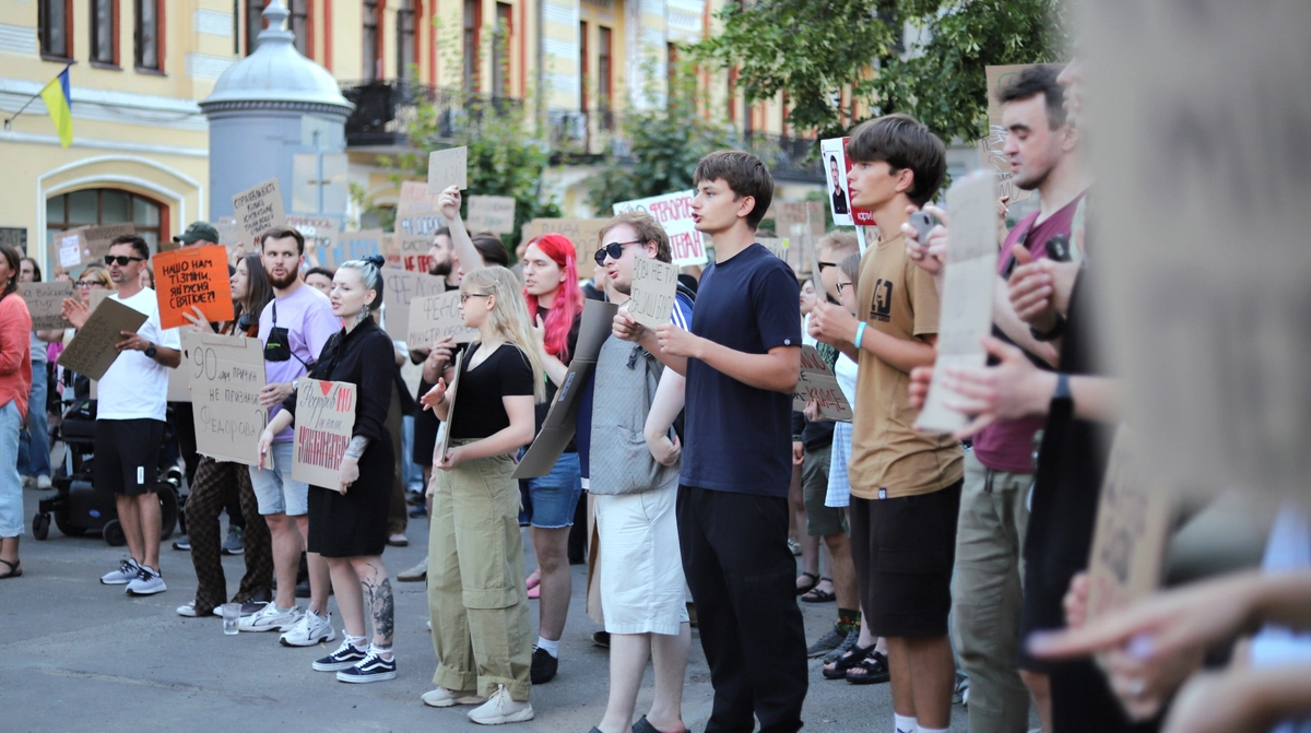 Protests in support of ex-defence minister Fedorov: Kyiv march for dialogue and reforms announced