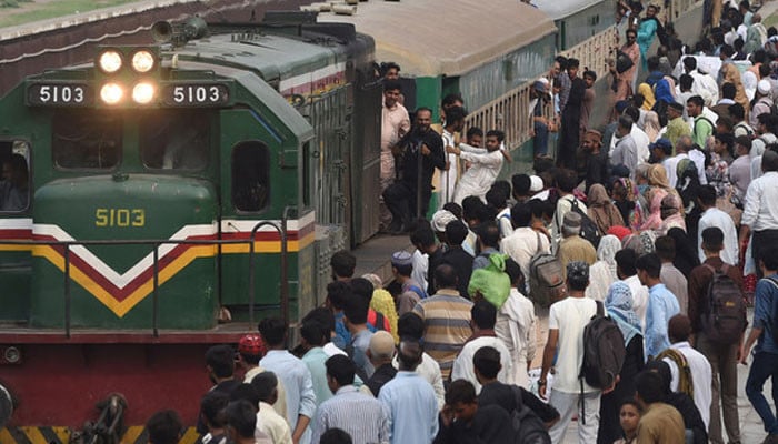 Rail traffic suspended after freight train derails near Sindh's Matiari