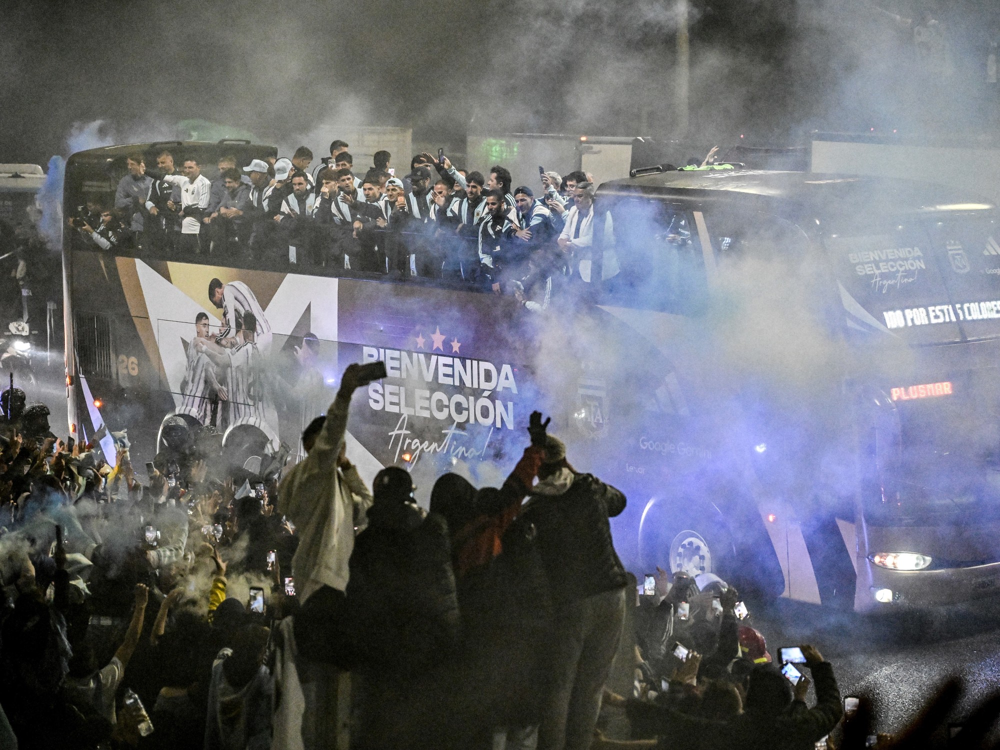 Reproches y cruces dentro del Gobierno por la estrategia para aprovechar el fervor por la Selección