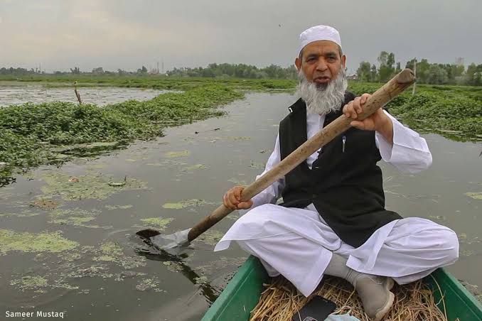 Restoring Kashmir’s lakes one community at a time: Interview with Manzoor Ahmad Wangnoo