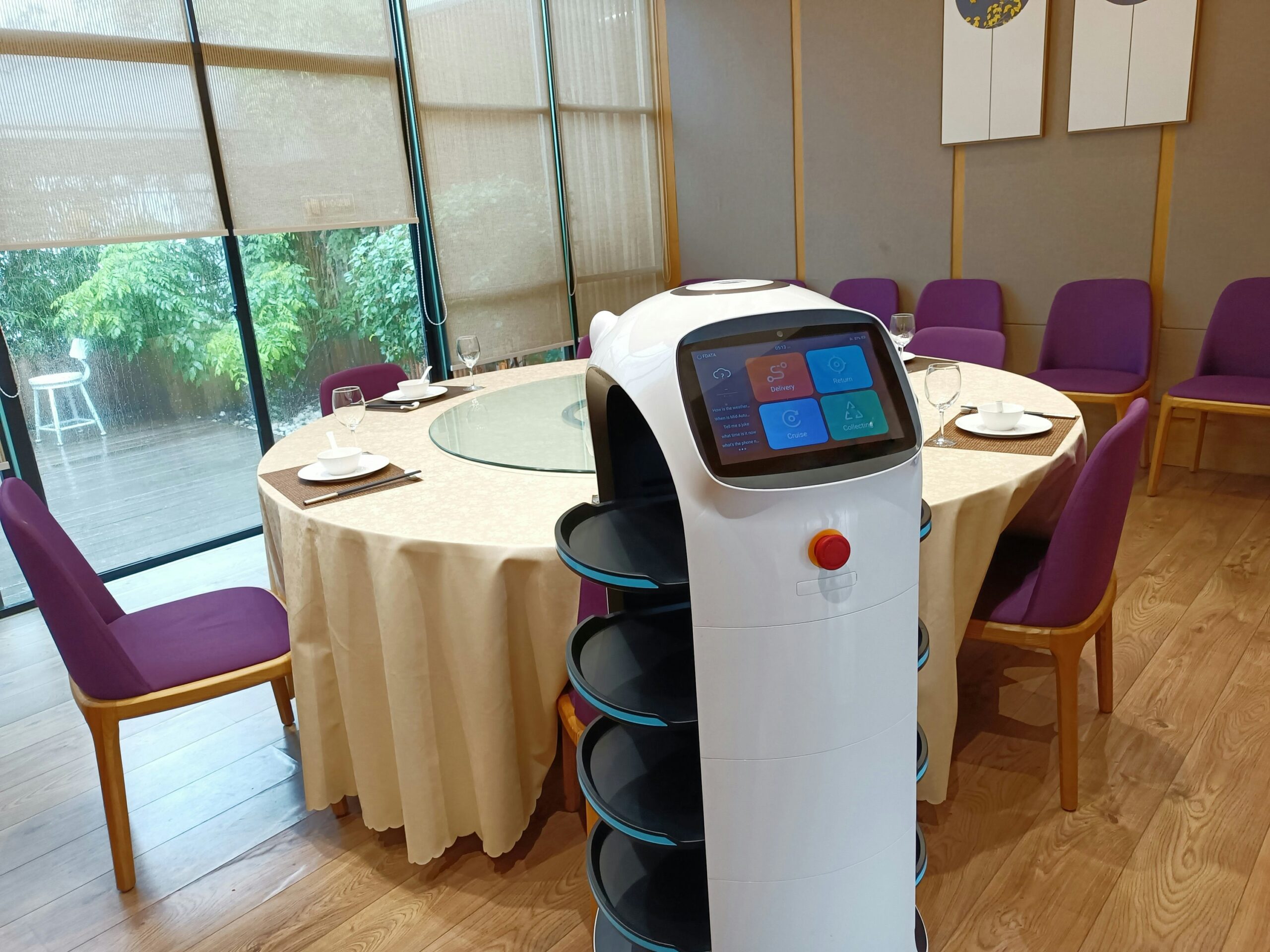 Robots Step In as Croatian Tourism Industry Faces Worker Shortages