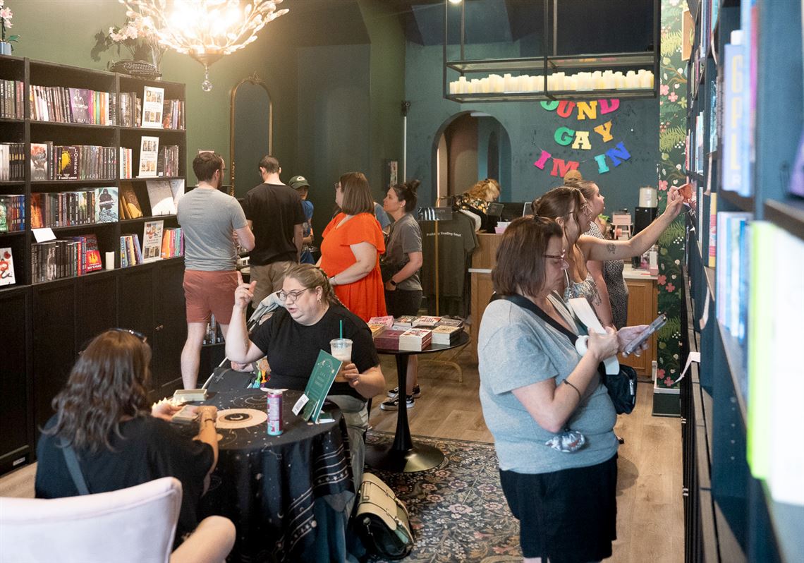 Romance novels find a safe harbor in Pittsburgh bookstores