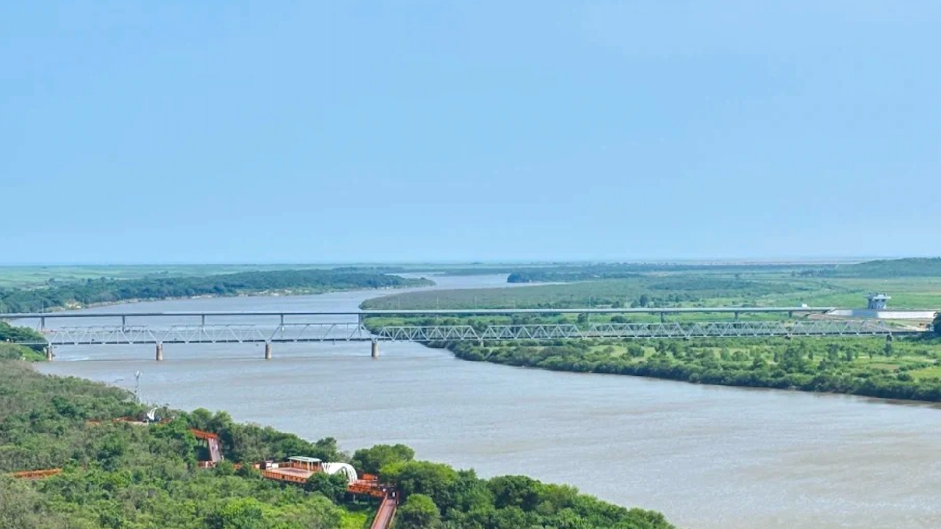 Russia seeks to open new car bridge to North Korea in September: official