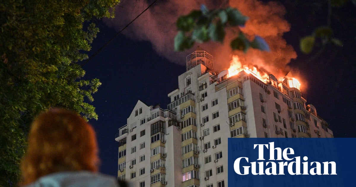 Russia targets Kyiv with missiles and drones, setting buildings ablaze and causing injuries | Ukraine