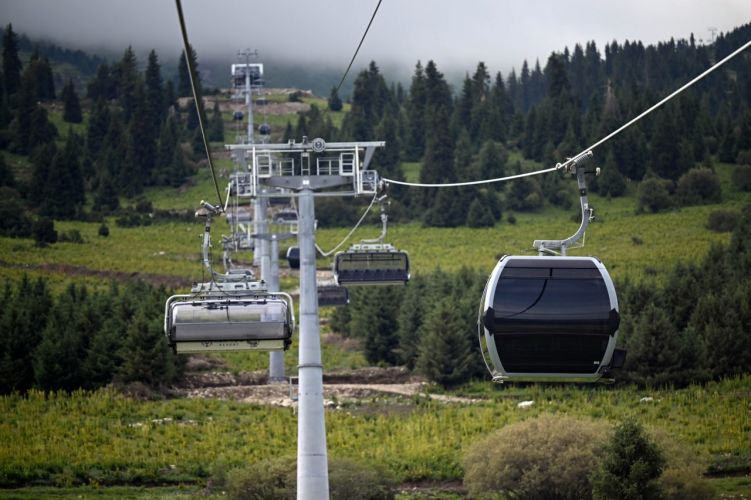 Sadyr Japarov launches cable ways for future Ala-Too Resort -