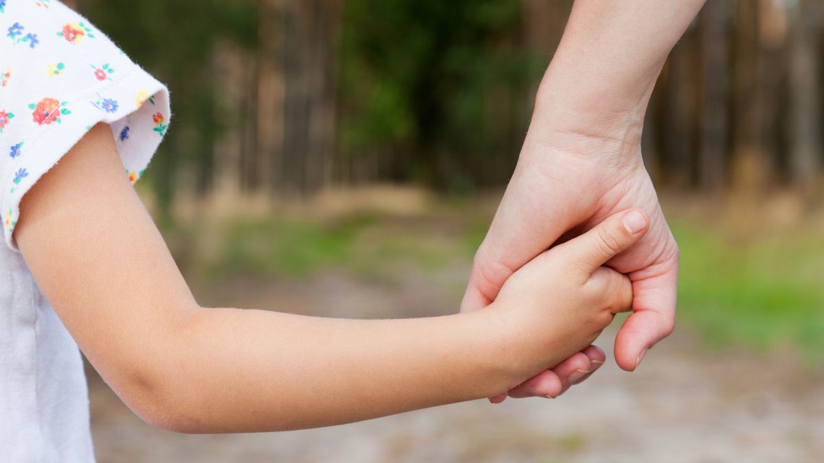 Staff shortages leave 200 children without a legal guardian