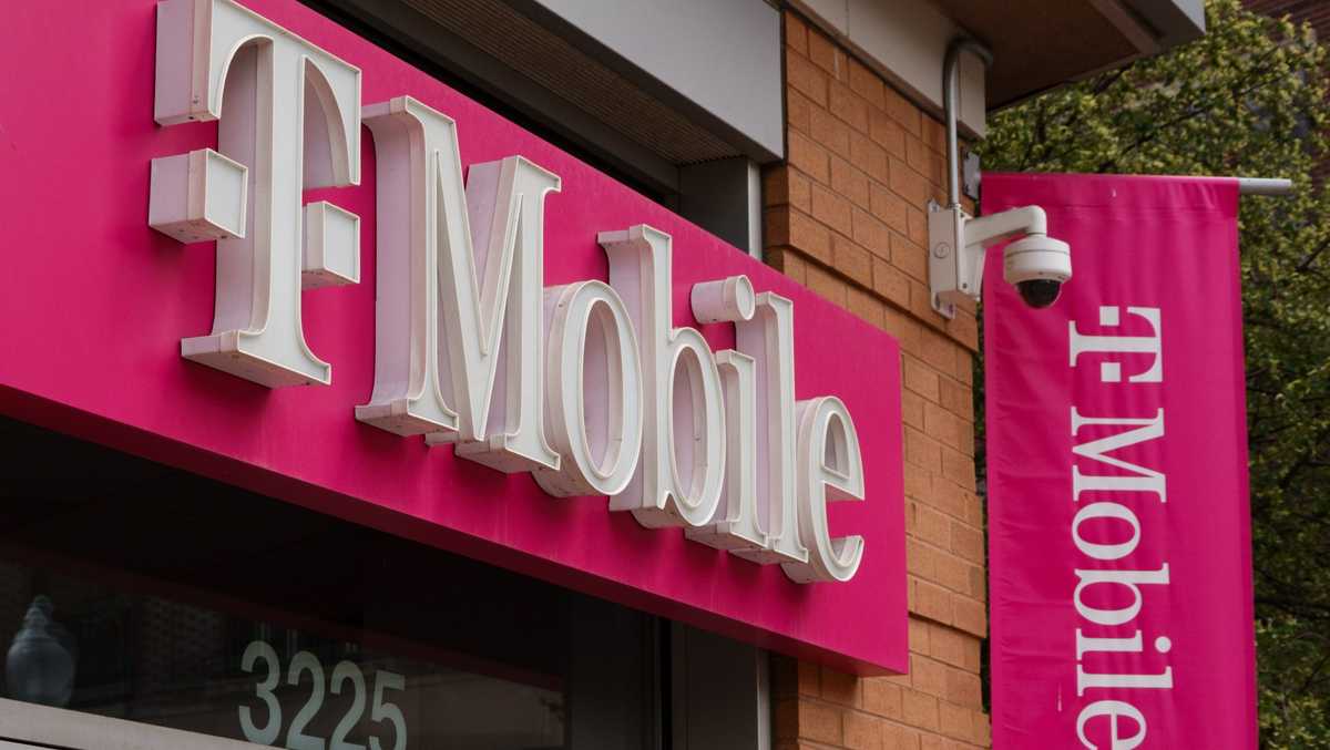 T-Mobile outage: Users report widespread service problems