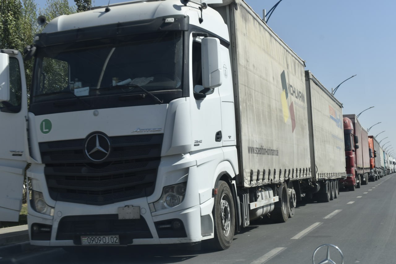 Tajik customs says transit through Iran has nearly stopped, deliveries delayed by up to a month