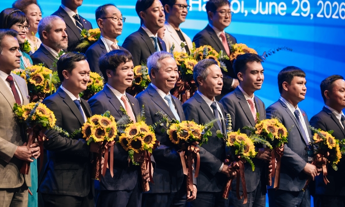 Technology, finance firms pledge support for Hanoi's development