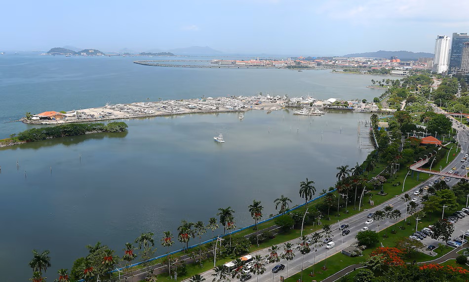 The AMP Grants them a Concession: The Ministry of Public Works Had its Sights Set on Yates y Pesca