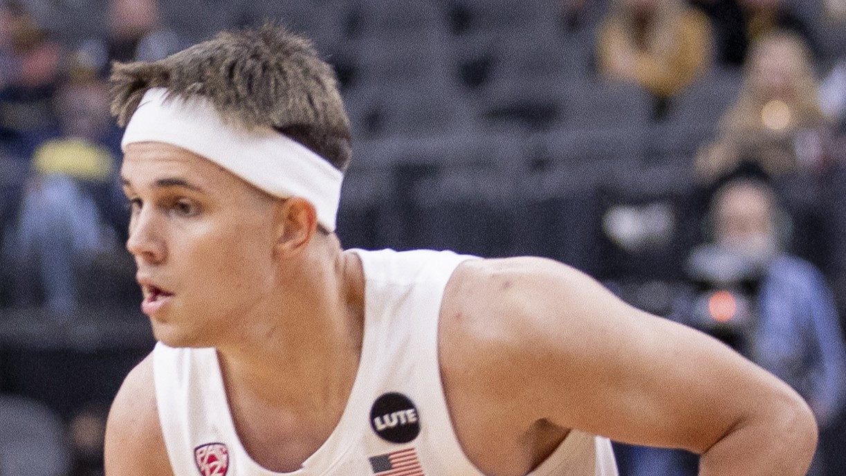 Kerr Kriisa during his time with the Arizona Wildcats. Photo by Marc-Grégor Campredon, CC BY-SA 2.0.