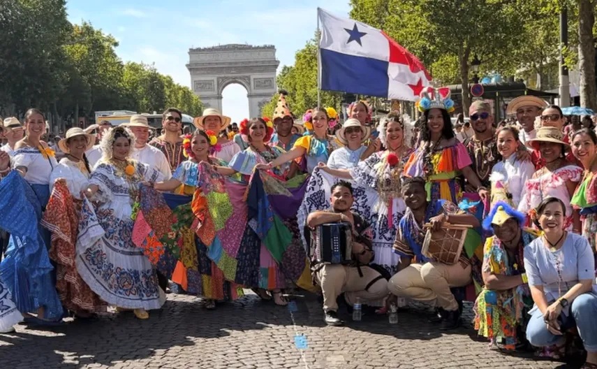 The Tropical Carnival of Paris is Where Panama Made History by Introducing Polleras (Traditional Panamanian Dresses)