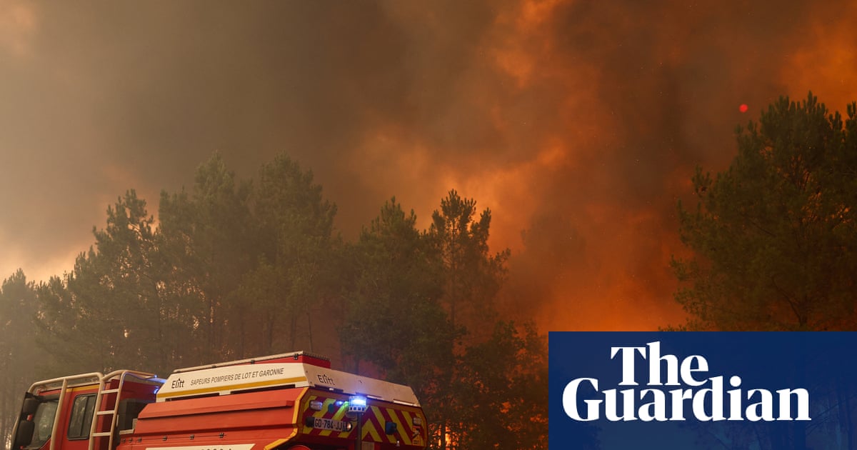 Thousands flee wildfires in France as temperatures reach extreme levels in southern Europe | Wildfires