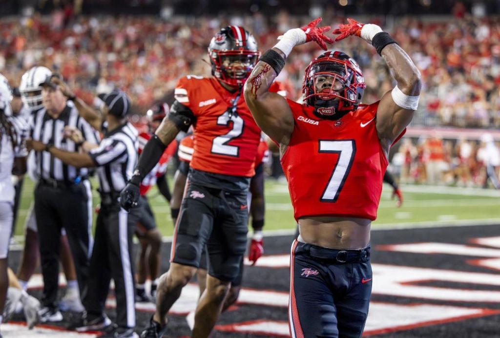 Three Hilltoppers on bowl watchlist