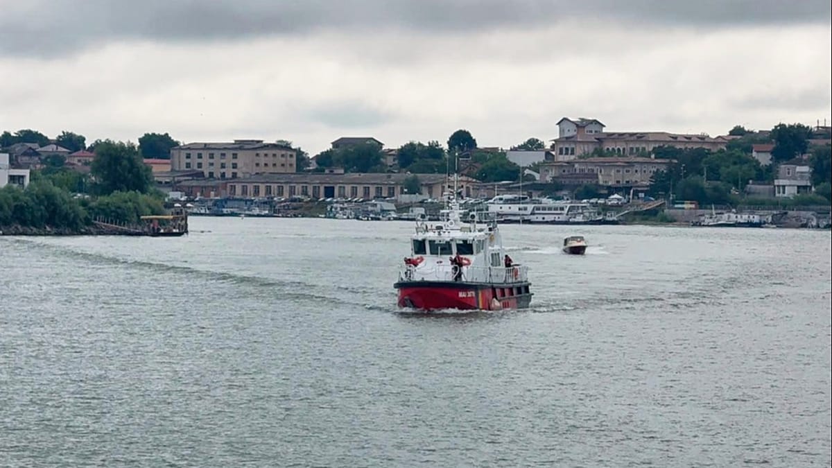 Three wounded in strike on Ukraine-bound LPG tanker off Romania in the Black Sea