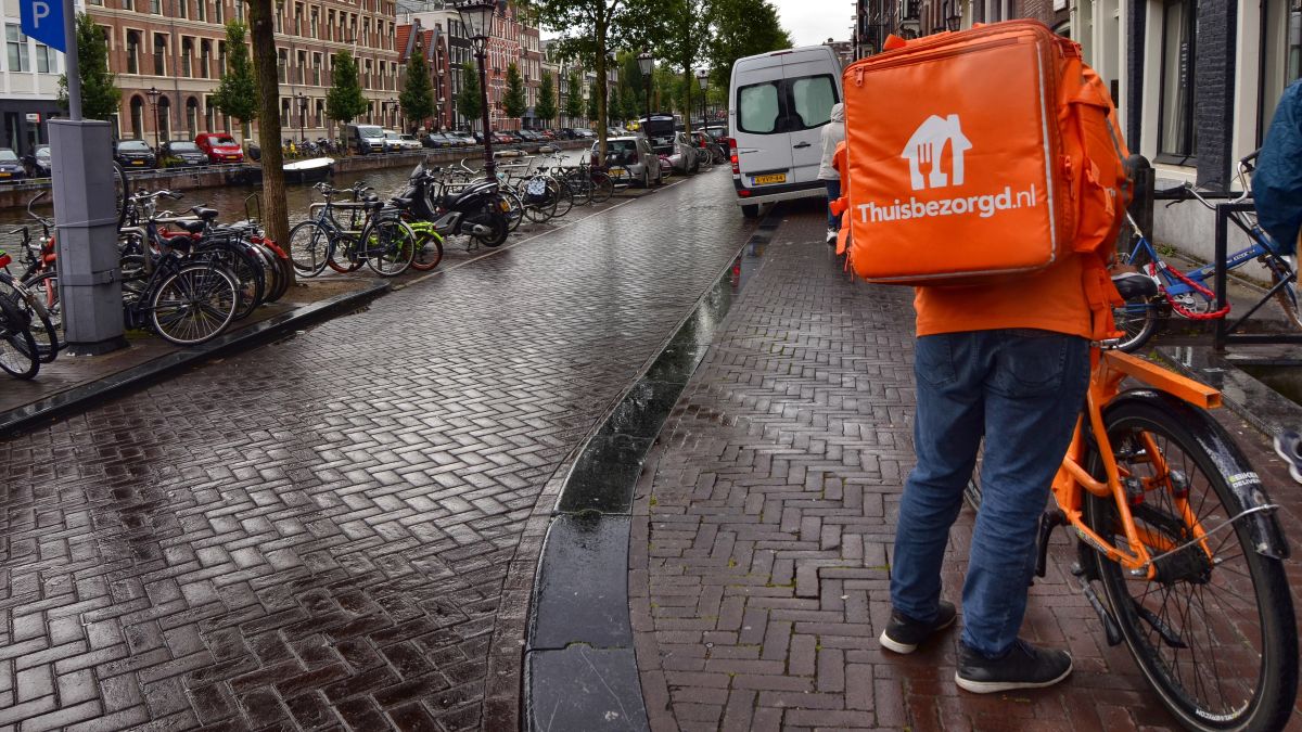 Thuisbezorgd hides costs and fakes discounts: consumer group