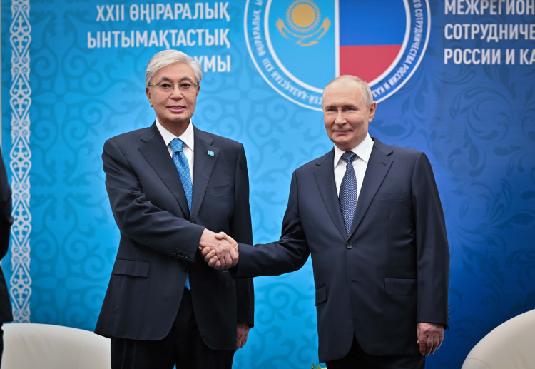 Tokayev and Putin Discuss Ukraine, Nuclear Energy and Strategic Partnership in Omsk