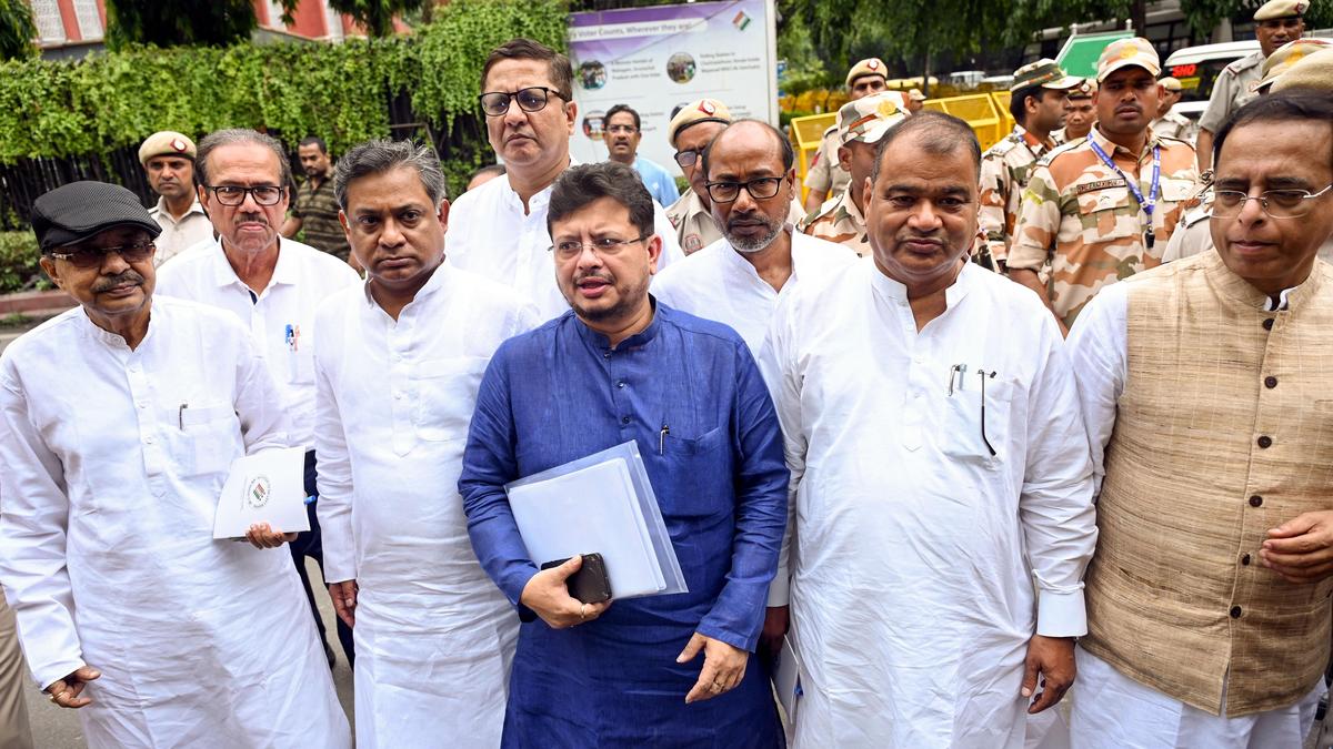 Trinamool rebel camp forms State and district committees