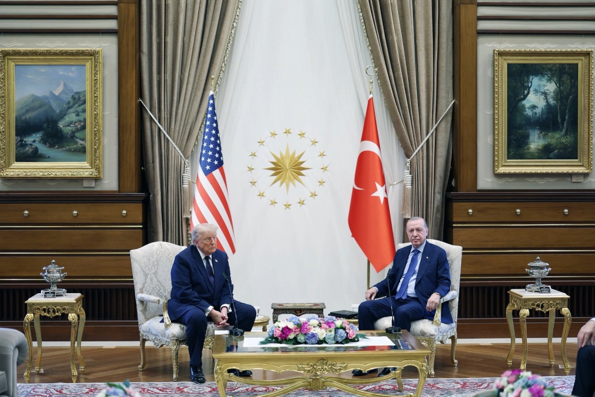 Trump defies bipartisan congressional opposition to arming Turkey