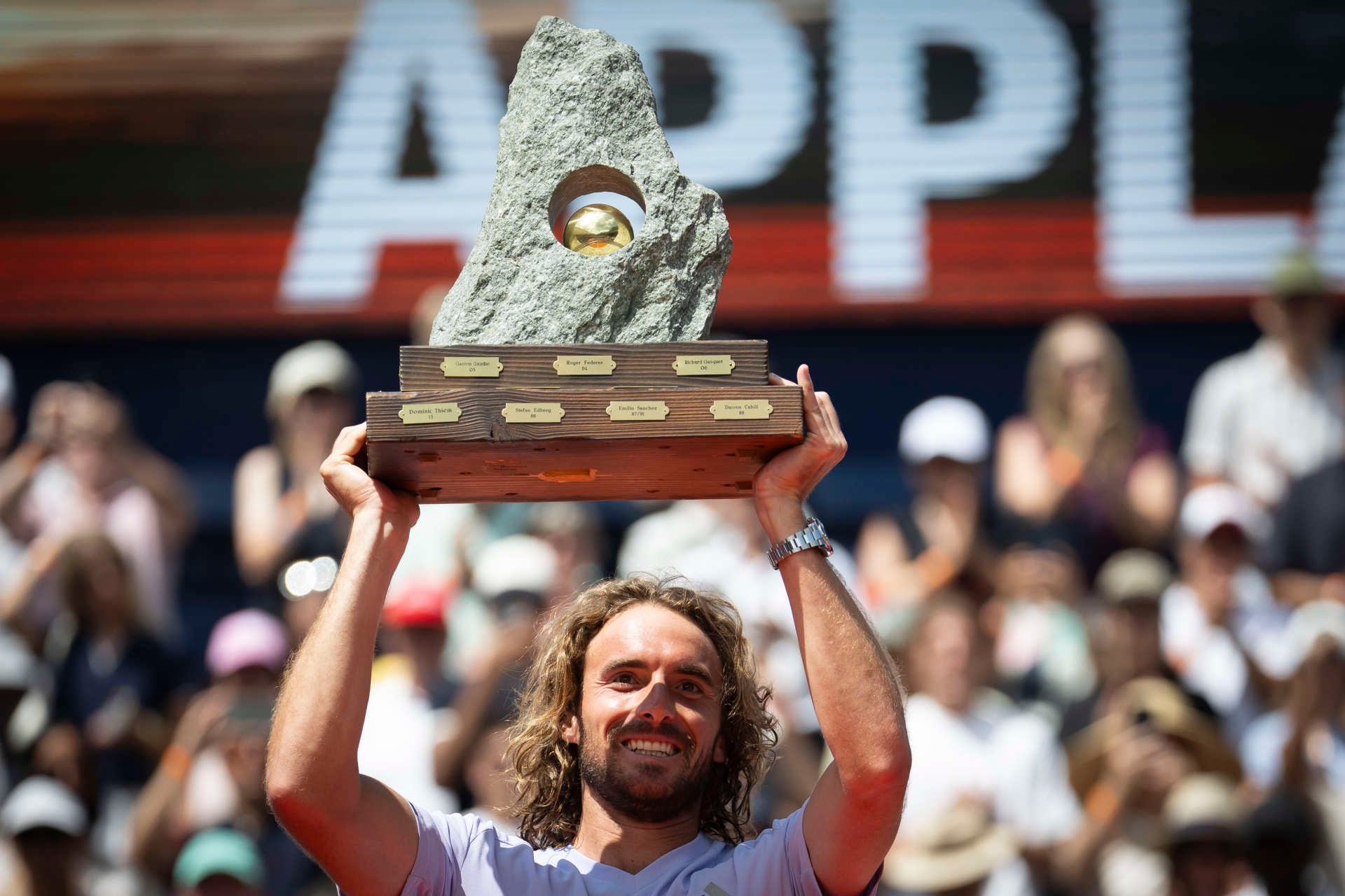 Tsitsipas ends Trophy drought with Swiss title win
