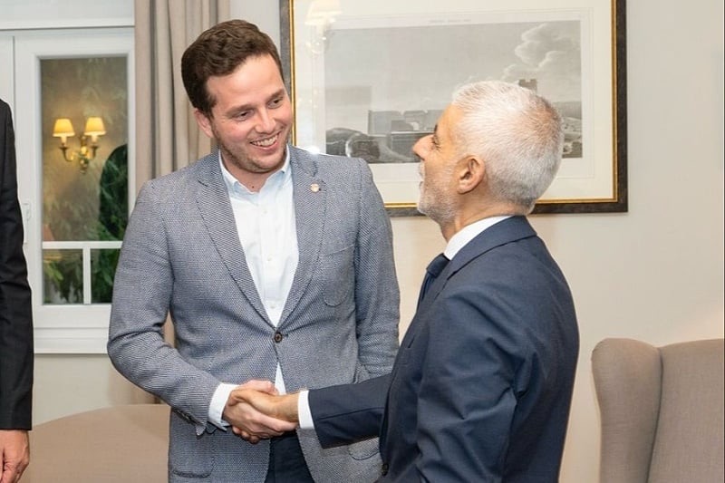 Uk and Khan agreed to cooperate in the Fight against Air Pollution and Tourism Development