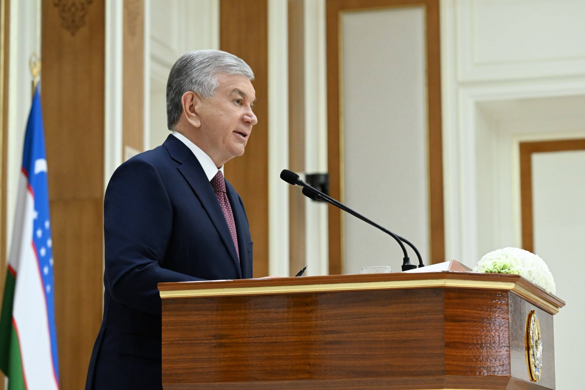 Uzbek president urges regulators to ease pressure on businesses
