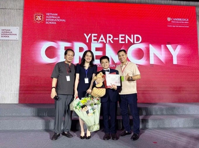 Quynh Nhu (L, 2nd), whose family has been with VAS for a decade, said it was an emotional milestone to see how much the children had grown and matured at her childs Grade 5 graduation ceremony. Photo courtesy of the school