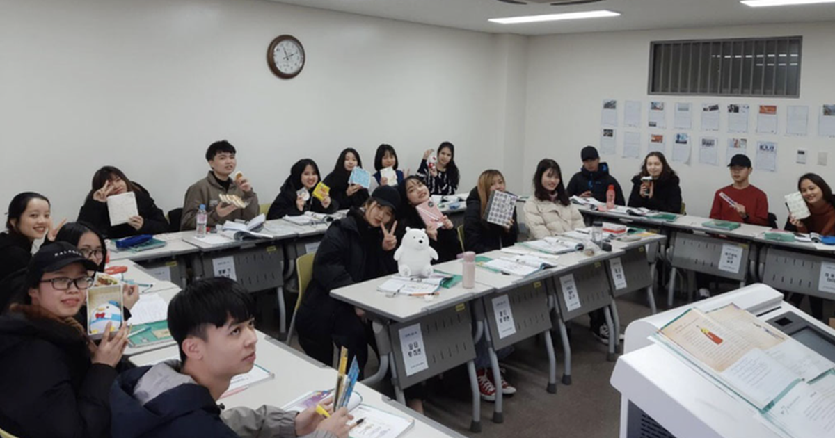 Vietnamese students adapt as global study-abroad trends shift