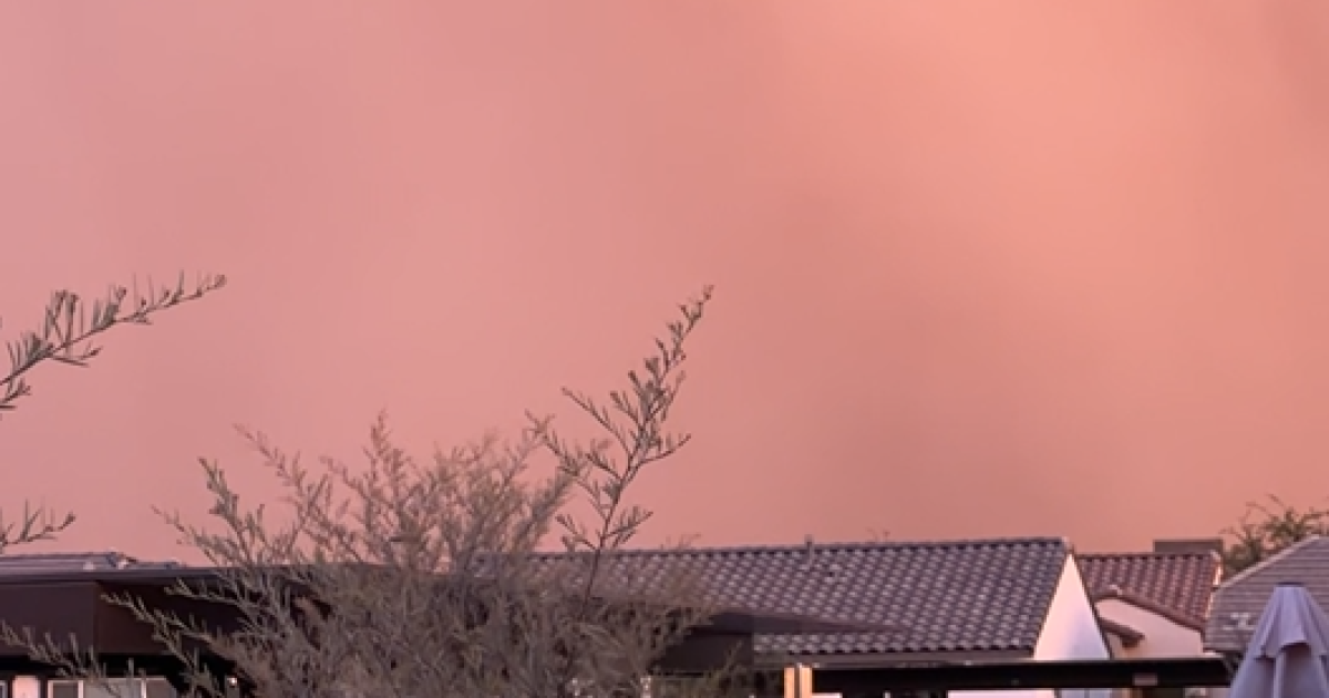 Wall of dust moves through the Valley, leading to Sky Harbor ground stop